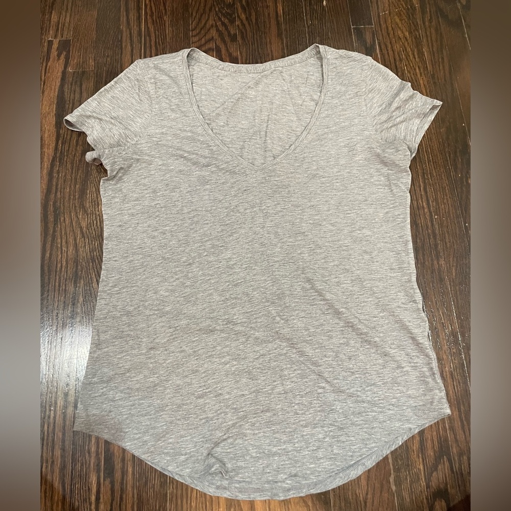 Lululemon "Love Tee V" size 4